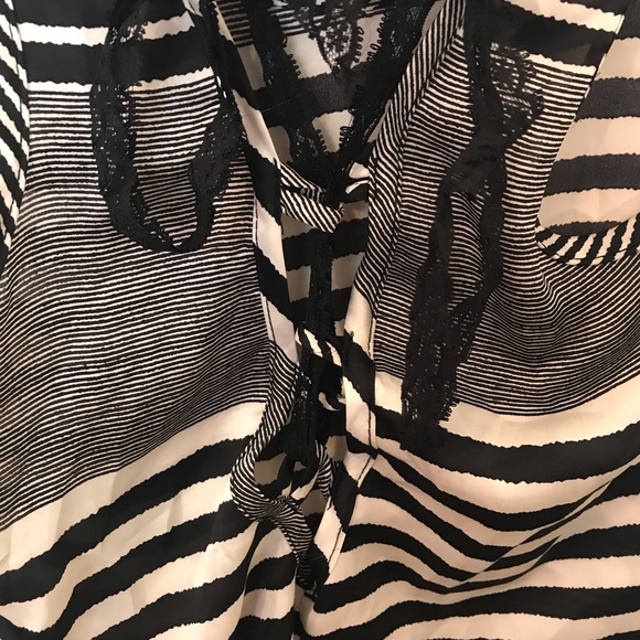 Stripe & Floral Detail Top - Picture 4 of 5